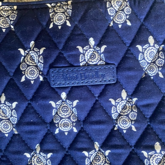 NWT Vera Bradley navy blue and white turtle quilted tote bag. - Picture 4 of 7